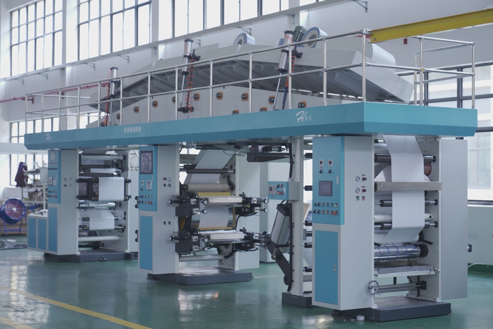 1600601082119242.jpg 衛(wèi)星式柔印+背涂 (2).jpg